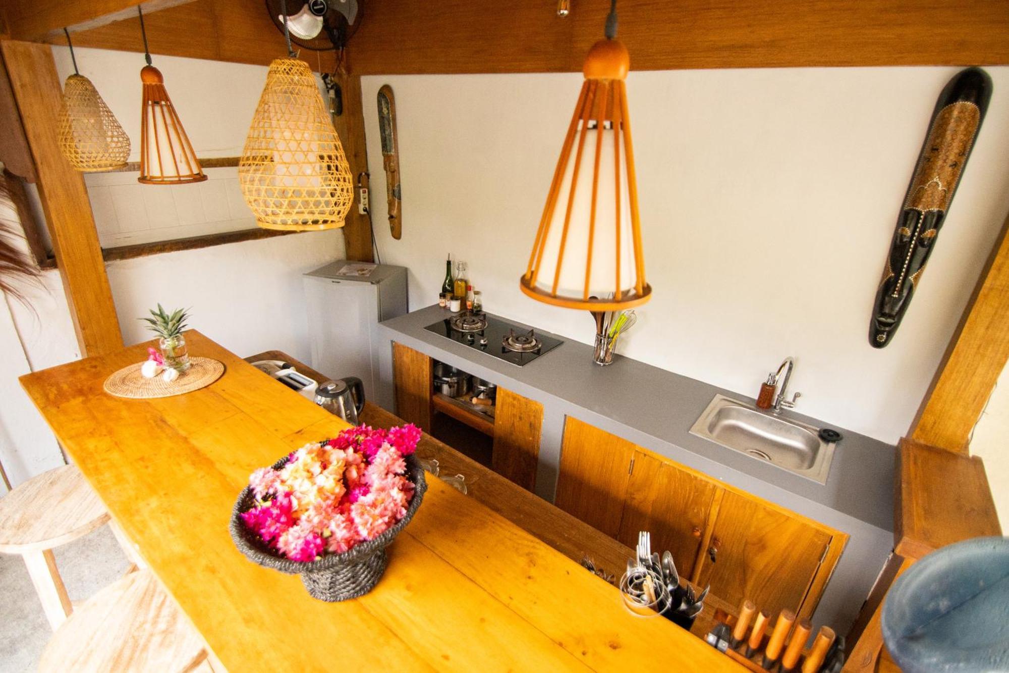 Rumah Singa - Holistic Healing Retreat Νησιά Γκίλι Εξωτερικό φωτογραφία